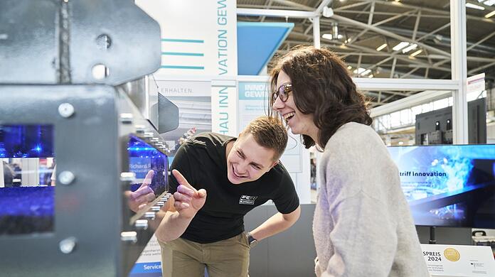 Richard Rupprecht GmbH präsentiert auf der Internationalen Handwerksmesse ein innovatives Modul zur Straßensanierung.