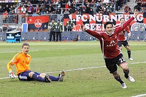 "Er hat eine richtig gute Trainingswoche hingelegt": Club-Trainer Dieter Hecking lobt Ilkay Gündogan (Bild), hier beim Ausgleichstreffer gegen die Bayern und Keeper Jörg Butt.