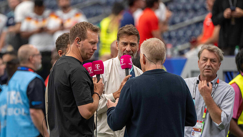Jürgen Klopp hat sich bei Bundestrainer Julian Nagelsmann für seine Aussage als TV-Experte entschuldigt. Jürgen Klopp hat sich bei Bundestrainer Julian Nagelsmann für seine Aussage als TV-Experte entschuldigt.