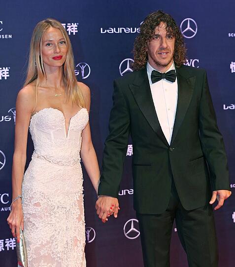 Carles Puyol mit dem spanischen Model Vanessa Lorenzo