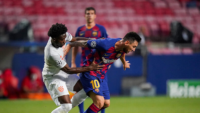 Die historische 2:8-Klatsche gegen Bayern vom letzten Sommer konnte auch Lionel Messi (r., gegen Alphonso Davies) nicht verhindern. Die historische 2:8-Klatsche gegen Bayern vom letzten Sommer konnte auch Lionel Messi (r., gegen Alphonso Davies) nicht verhindern.