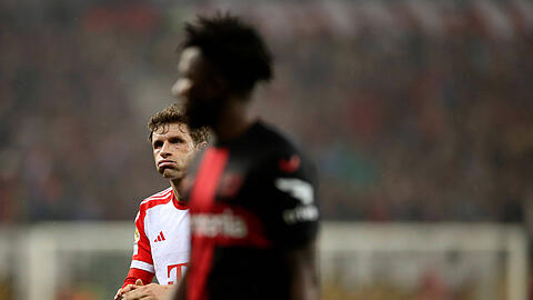 Der FC Bayern geht in Leverkusen mit 0:3 unter. Thomas Müller ist bedient und lässt mit deutlichen Worten aufhorchen.