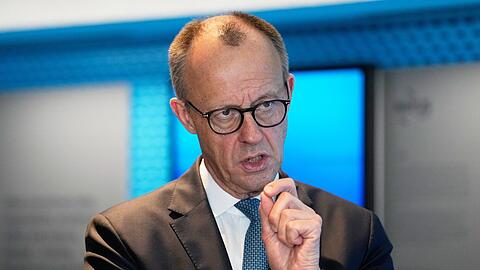 Bundeskanzler Friedrich Merz hat sich zuletzt etwa f&uuml;r l&auml;ngere Arbeitszeiten und mehr private Vorsorge ausgesprochen, um die Rente zu retten.