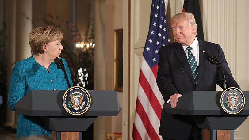 Kanzlerin Merkel und US-Präsident Trump bei der Pressekonferenz im Weißen Haus.