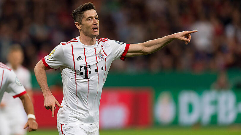 Robert Lewandowski: Note 2 - Mit Veilchen und Killerinstinkt. Knipste das 2:0 volley in die lange Ecke. Souverän vollendet.