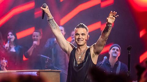 Robbie Williams auf der Bühne von "Your Songs".