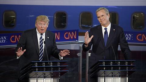 Hitzige TV-Debatte: Donald Trump gegen Jeb Bush.