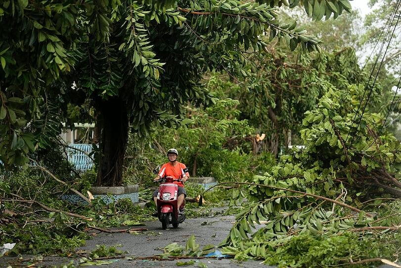 Mit einer Windgeschwindigkeit von mehr als 200 km/h und schweren Regenfällen ist Taifun 'Meranti' am Donnerstag über die südchinesische Küste gefegt. Foto:  Ritchie B. Tongo