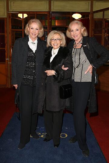 Alice und Ellen Kessler mit Bibi Johnes(mitte)