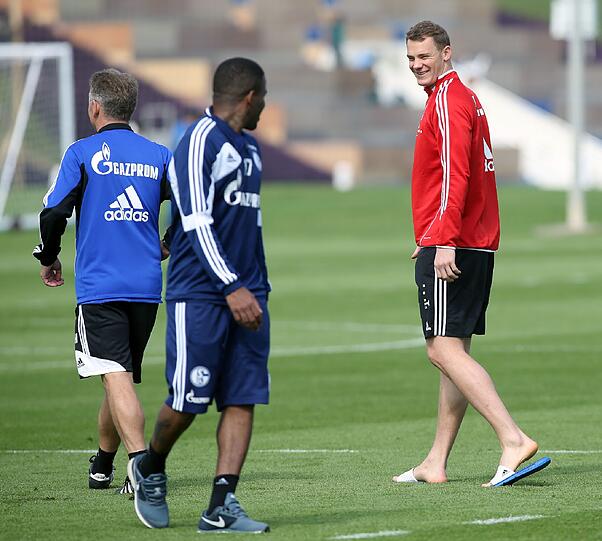 Die Bilder vom Besuch der Bayern auf dem Schalke-Trainingsgelände.