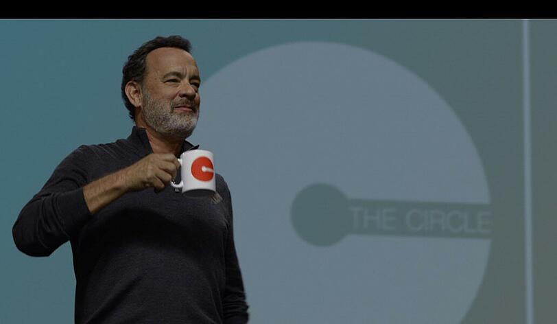 Lässt sich feiern, wie das im Silicon Valley Usus ist: Tom Hanks als Internetmogul Eamon Bailey.
