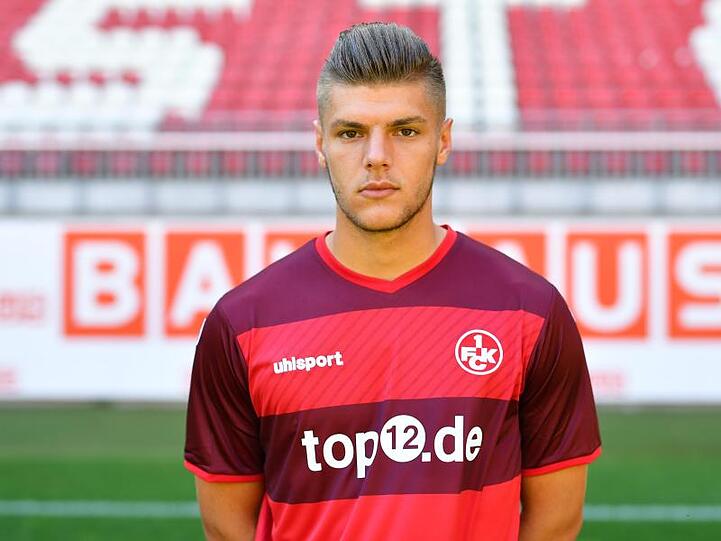Spieler Erik Wekesser bei einem Fototermin des 1. FC Kaiserslautern. Foto: Uwe Anspach/Archivbild