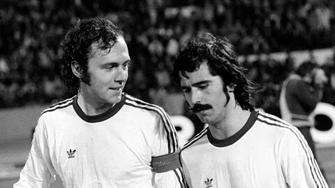 Franz Beckenbauer und Gerd Müller nun im Himmel vereint. (Archivbild)