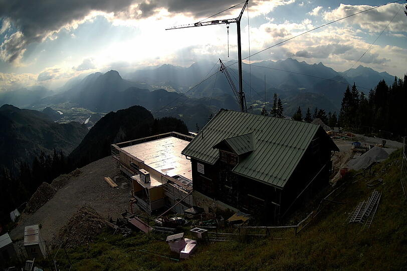 Die Bauarbeiten auf der Vorderkaiserfeldenh&uuml;tte.