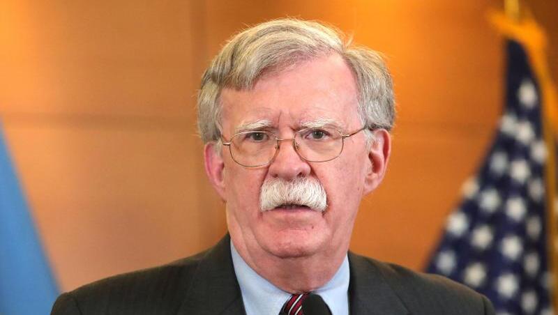 Die Demokraten wollen Trumps geschassten Sicherheitsberater John Bolton als Zeugen befragen. Die Demokraten wollen Trumps geschassten Sicherheitsberater John Bolton als Zeugen befragen.