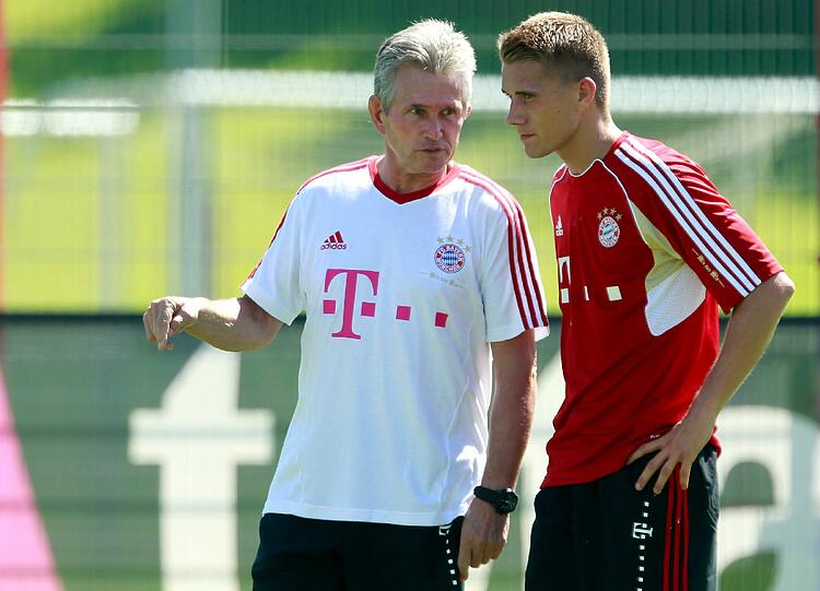 Jupp Heynckes hatte bei seiner 
Rückkehr zu Bayern München nur einen Rumpfkader zur Verfügung. Bei 
der ersten Trainingseinheit am Montag standen gerade einmal sieben 
Profis auf dem Platz. Die Bilder