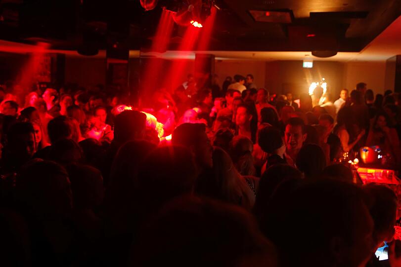 Das P1 öffnet die Terrasse: Die Bilder von der Opening-Party.