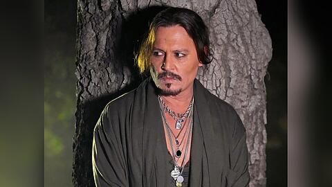 Johnny Depp in der "Savage X Fenty Show Vol. 4" von Rihanna
