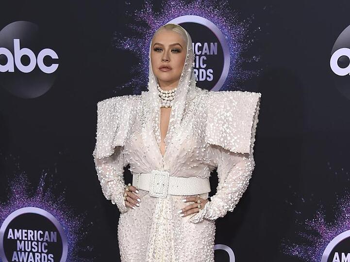 Christina Aguileras extravagantes Outfit stammt von Jean Paul Gaultier.