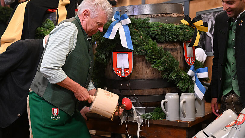 OB Dieter Reiter beim Anstich im vergangenen Jahr.