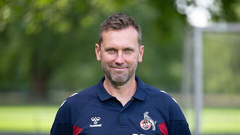 André Pawlak leitet die erste Trainingseinheit des neuen Jahres beim 1.FC Köln.