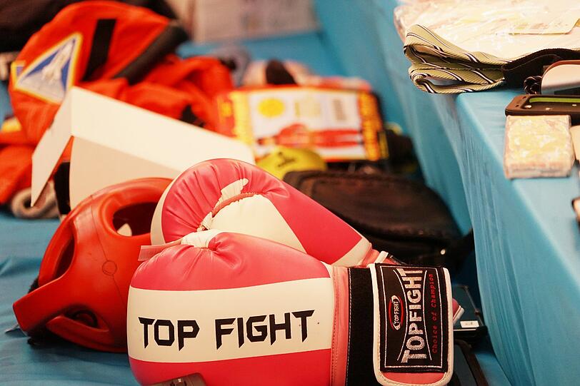 Die Boxhandschuhe inklusive Traininsgsequipment gingen für 30 Euro weg.