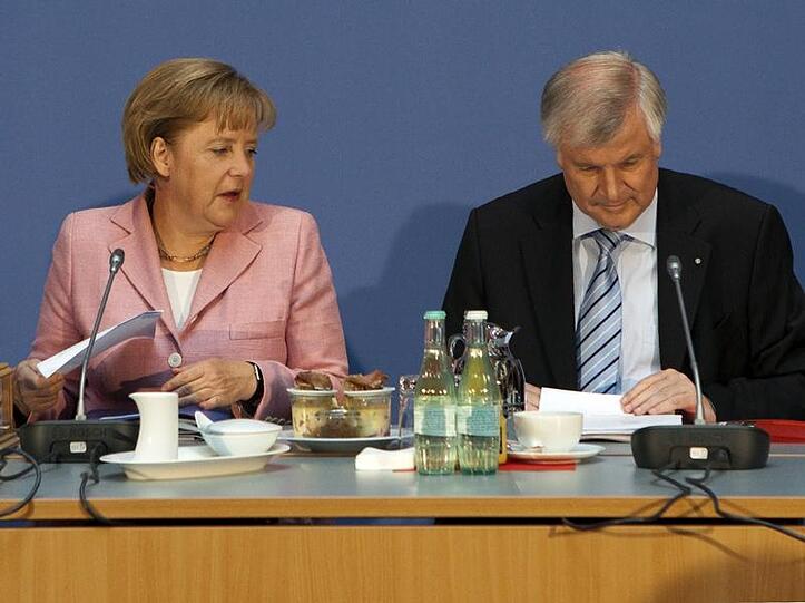 Sie sind sich nicht einig: Angela Merkel und Horst Seehofer