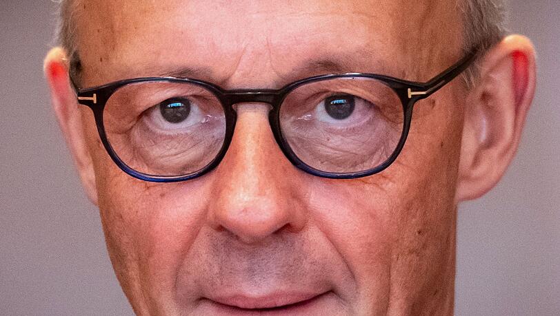Die politische Zukunft von Kanzler Friedrich Merz bleibt ungewiss. Die politische Zukunft von Kanzler Friedrich Merz bleibt ungewiss.