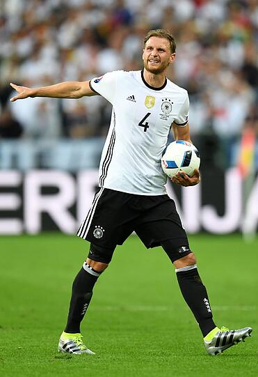 Benedikt Höwedes ohne Note: Ersetzte nach 76 Minuten Boateng in der Innenverteidigung. Solide, sicher.