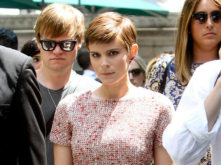 Kate Mara bei einem Spaziergang durch Bryant Park in New York