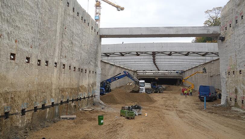 Ein gigantisches Loch: Hier entsteht der Tunnel für die Verlängerung der U5 nach Pasing im Münchner Westen.