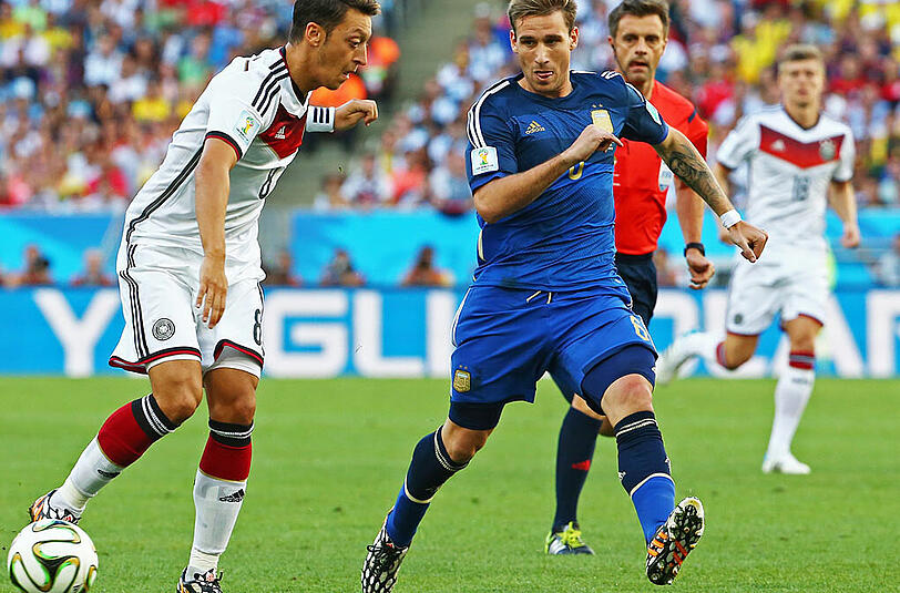 Mesut Özil: Weltmeister! Note 1. Besser im Spiel als in den Spielen zuvor. Forderte den Ball, später auf seiner Lieblingsposition zentral. So wertvoll!