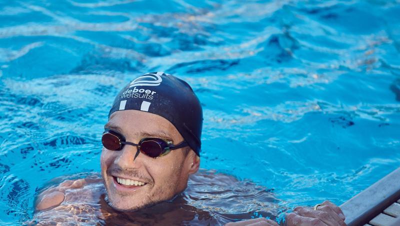Im eigenen Pool will Jan Frodeno 3,8 Kilometer schwimmen. Im eigenen Pool will Jan Frodeno 3,8 Kilometer schwimmen.