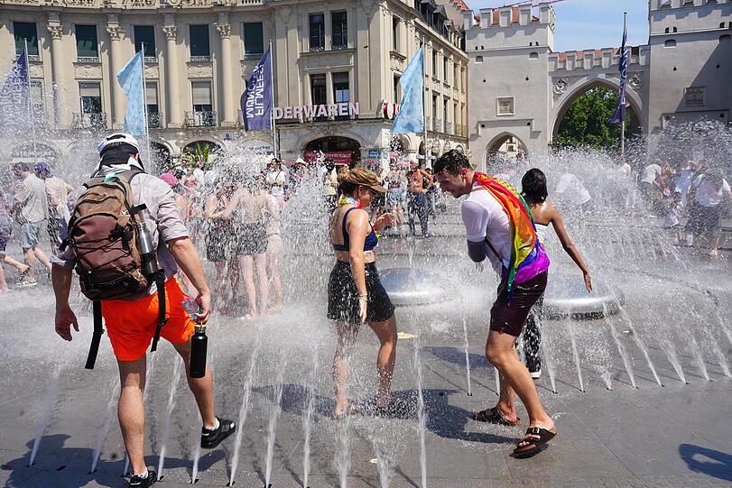 Abk&uuml;hlung gef&auml;llig? Daf&uuml;r bietet sich der Stachus-Brunnen bestens an!