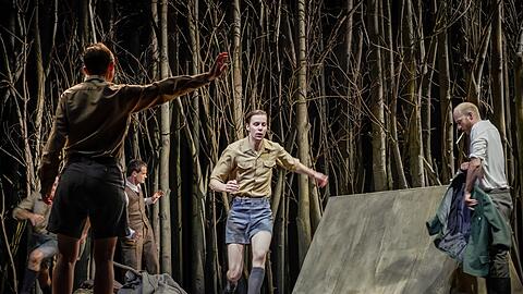 "Jugend ohne Gott", inszeniert von Thomas Ostermaier in Salzburg.