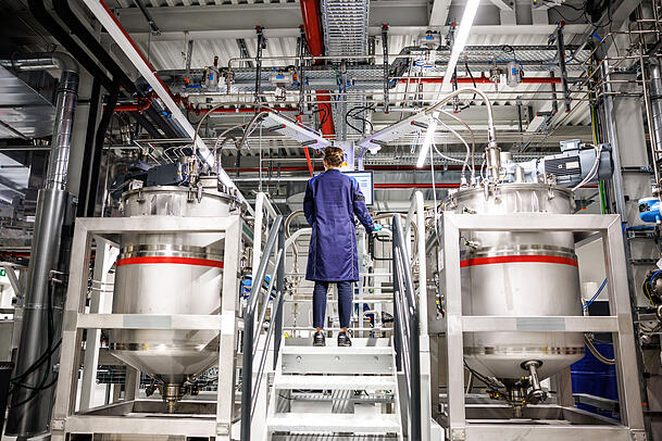 Das BMW-Kompetenzzentrum f&uuml;r Batteriezellfertigung in Parsdorf. In der Entwicklung braucht es weniger Mitarbeiter.