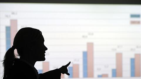 Frauen schaffen es einer Studie zufolge seltner in die Topetage großer Familienunternehmen als in börsennotierten Firmen.