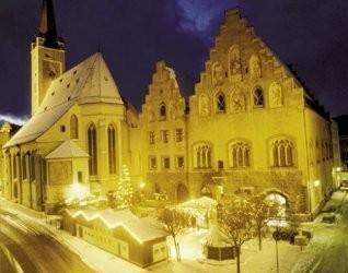 Der Romantische: Wenn die Gasserl in Wasserburg am Inn festlich leuchten, wird einem warm ums Herz &ndash; schon vor dem Glühwein (der kostet im Schnitt 2,50 Euro). Geöffnet hat der Christkindlmarkt freitags und an den Adventswochenenden von 12 bis 20 Uhr und zusätzlich am 22./23. Dezember von 15 bis 20 Uhr.