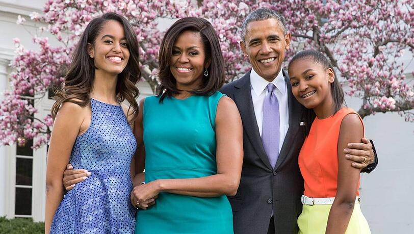 Malia Obama (links) mit ihrer Familie.