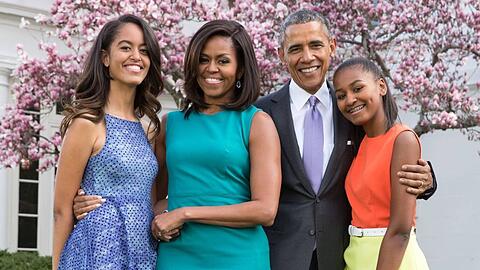 Malia Obama (links) mit ihrer Familie.