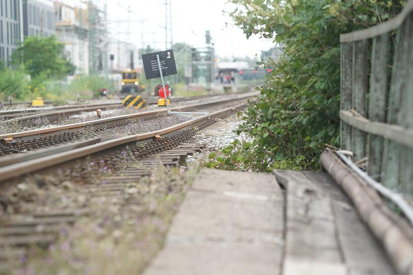 Laster zerstört Unterführung: Bilder von der Unfallstelle.