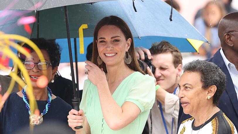 Herzogin Kate strahlte das Regenwetter auf den Bahamas einfach weg.