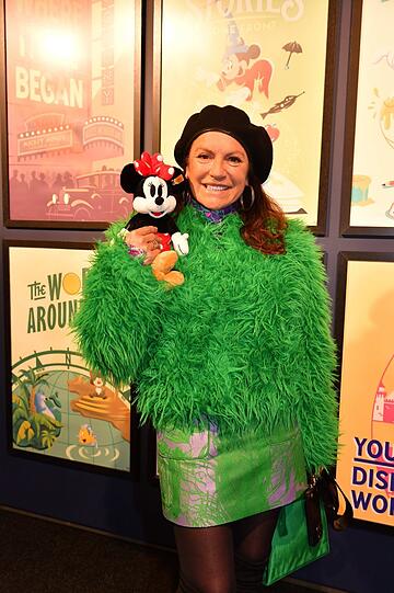 Flauschig: Christine Neubauer mit Minnie-Maus.