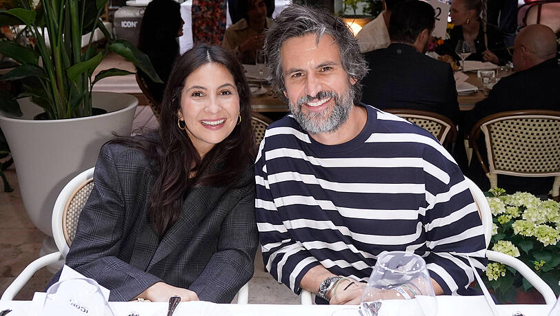 Chryssanthi Kavazi und Tom Beck sind seit 2018 verheiratet und haben einen Sohn (*2019) und eine Tochter (*2024). Chryssanthi Kavazi und Tom Beck sind seit 2018 verheiratet und haben einen Sohn (*2019) und eine Tochter (*2024).