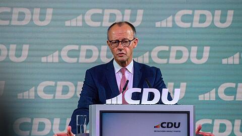 Bundeskanzler Friedrich Merz (CDU) betrachtet es als Glück und Zufall, im Westen geboren und aufgewachsen zu sein.