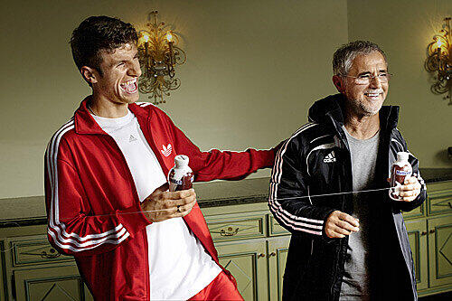 Viel Spaß beim Videodreh: Thomas und Gerd Müller