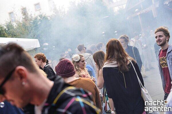 Unter dem Motto IHR WOLLT ES NICHT ANDERS - feierte der Rave Autonimca sein letztes große Open-Air des Jahres, in der Storchenburg, am Ostbahnhof. Mehr Bilder unter: www.nachtagenten.de
