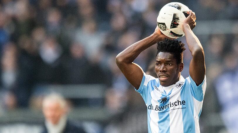 LUMOR NOTE 2: Eigentlich soll Dänen-Bomber Christian Gytkjaer für Neulöwentore sorgen. Einer muss ja einspringen, dachte sich der gelernte Verteidiger und traf zum 1:0 - schon sein zweiter Saisontreffer. Defensiv stabil, offensiv aktiv - insgesamt stärkster Löwe.