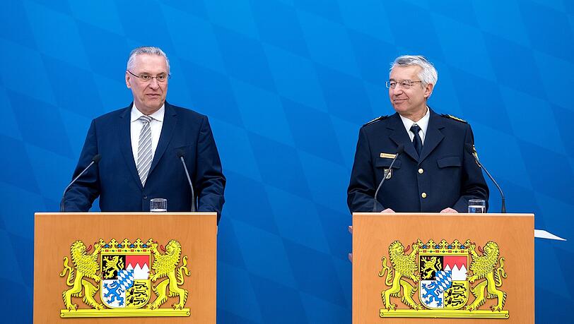 Innenminister Joachim Herrmann stellte am Mittwoch die Kriminalstatistik 2017 in München vor. Innenminister Joachim Herrmann stellte am Mittwoch die Kriminalstatistik 2017 in München vor.