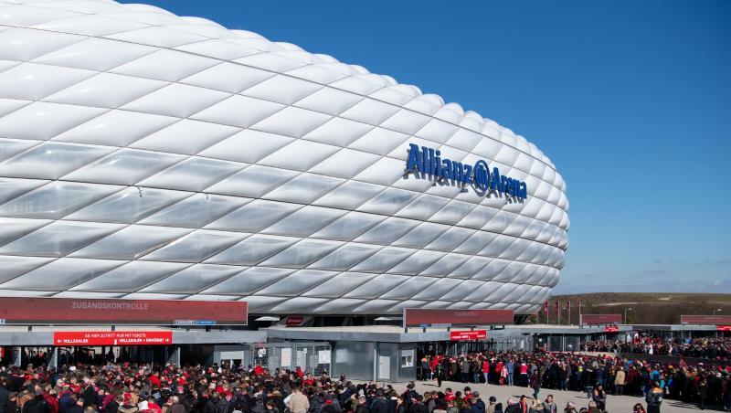 20-Prozent-Auslastung der Stadien: Gleich zum Bundesliga-Auftakt am Freitag mit der Partie des FC Bayern gegen den FC Schalke 04 in der Allianz Arena ist fraglich, ob Zuschauer zugelassen werden können.